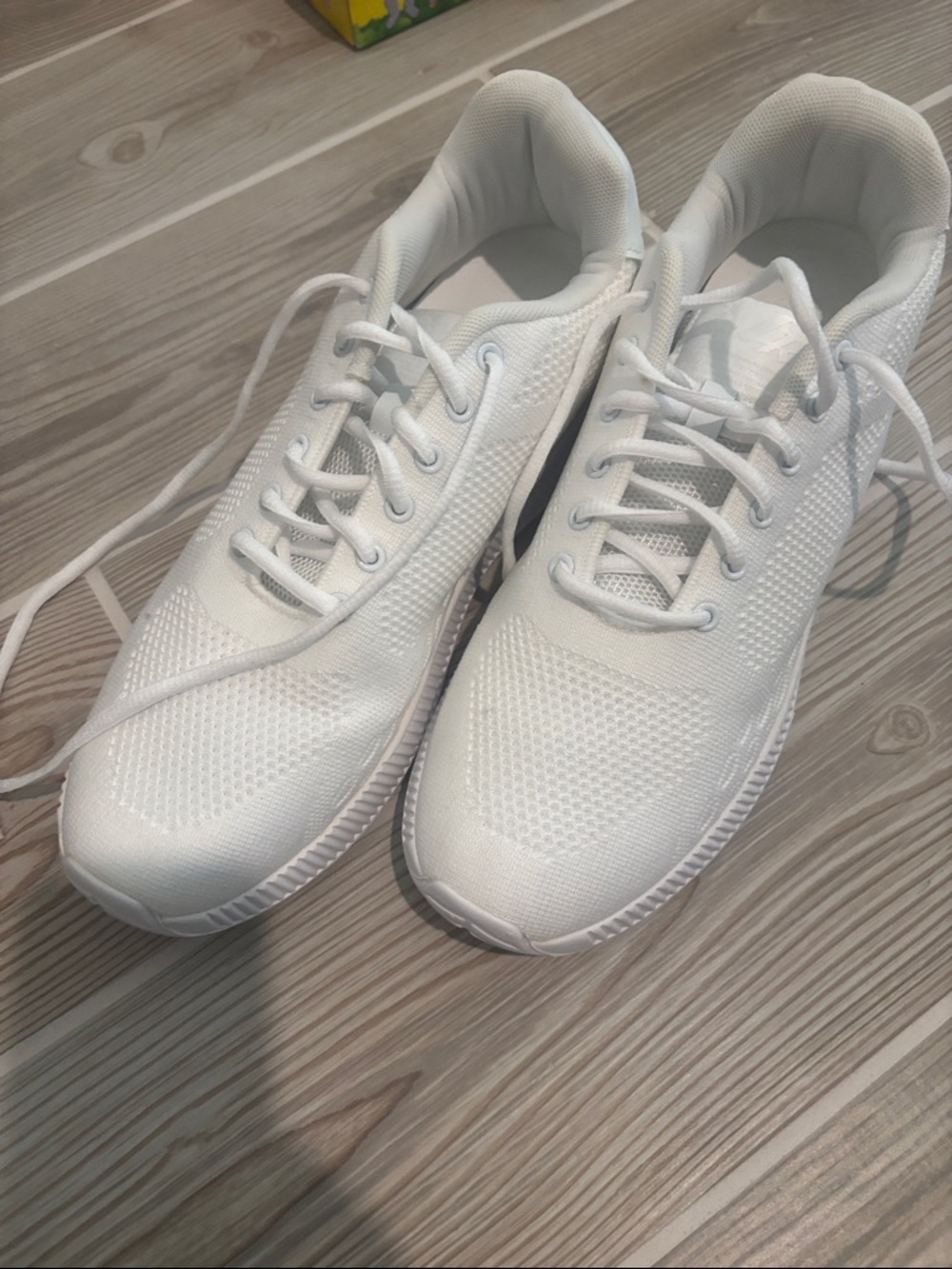 Men's White Lightweight Athletic Sneakers